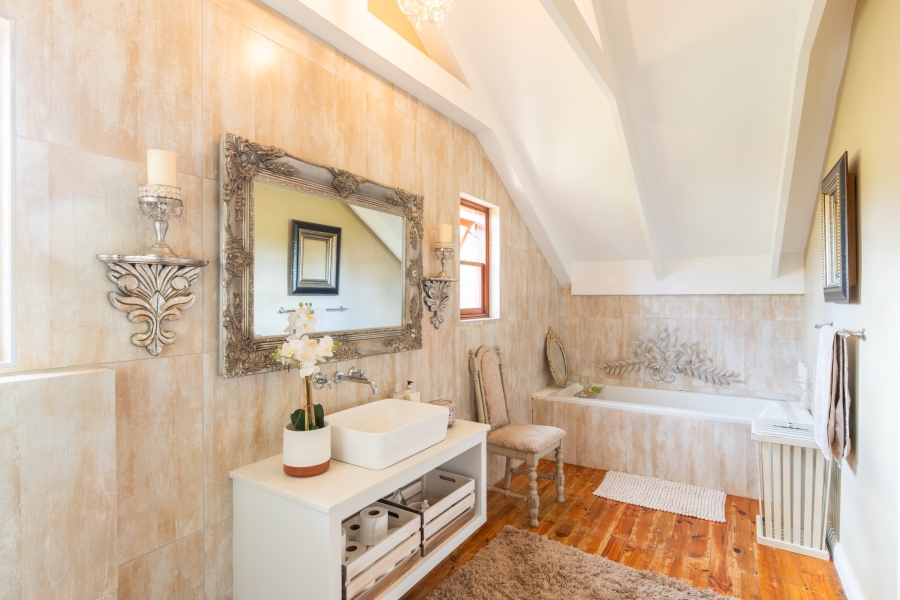 5 Bedroom Property for Sale in Northcliff Western Cape